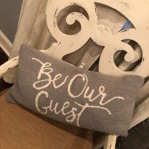 Meet your Posher, Hallie